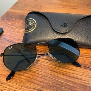 Black ray-bans